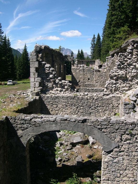 Fabbricato Indipendente Centro Lozzo Cadore Exterior foto