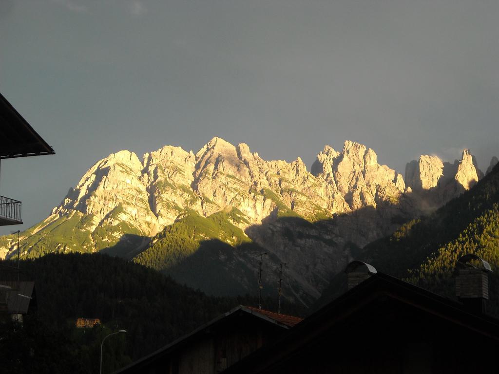 Fabbricato Indipendente Centro Lozzo Cadore Exterior foto